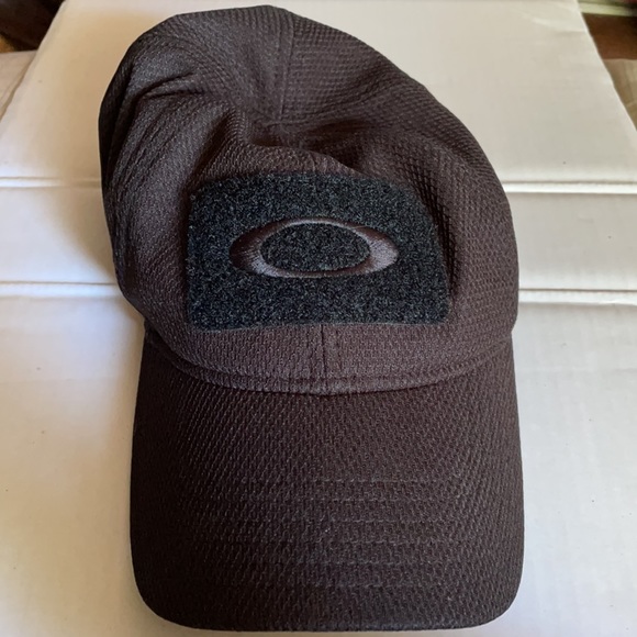 Oakley Classic Cap Flex Fit Mesh Size S/M - Picture 4 of 10